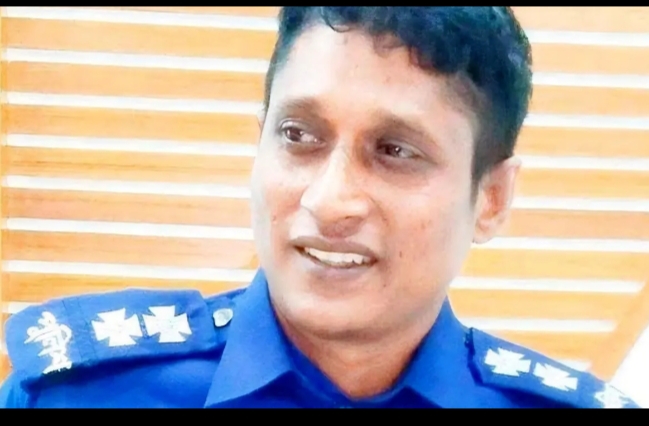 এসআই যখন মোবাইল ফোন চোর