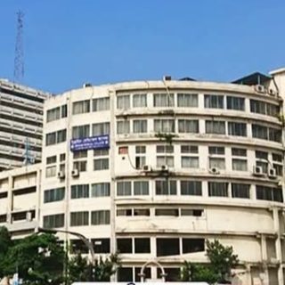 রাজধানীর বারডেম হাসপাতালের ছাদ থেকে লাফিয়ে পড়ে যুবকের মৃত্যু