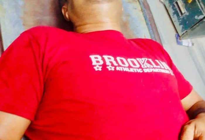 খুলনায় মুদি দোকানীর উপর দুর্বৃত্তের গুলি