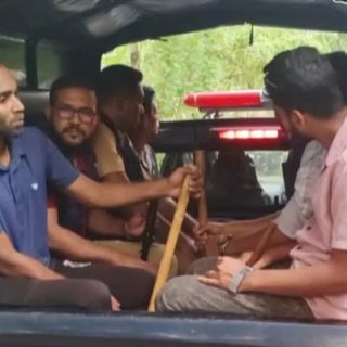 বরিশালে আওয়ামী নেতার বাড়ীতে দাওয়াতে গিয়ে গ্রেফতার – ৭